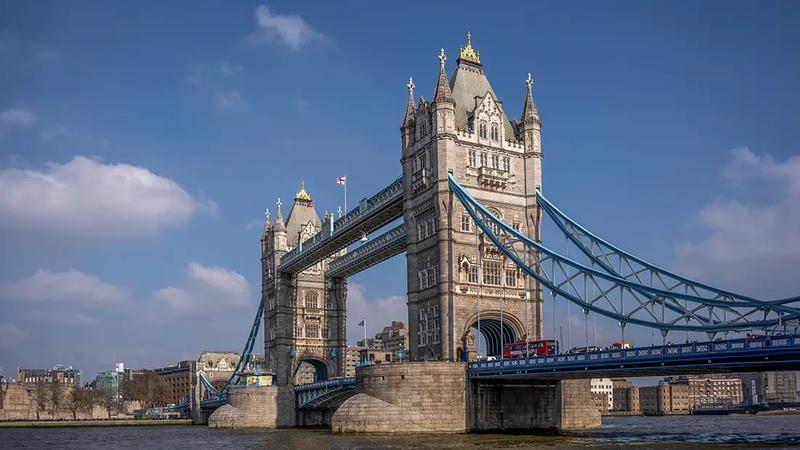 Historia Tower Bridge