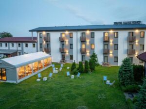 Odkryj fascynujące ciekawostki o Ustce, które zaskoczą każdego turystę